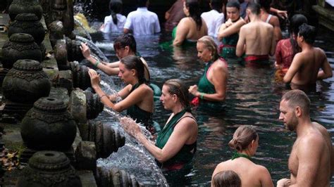 Tari Sakral Ditampilkan Dalam Rangkaian World Water Forum