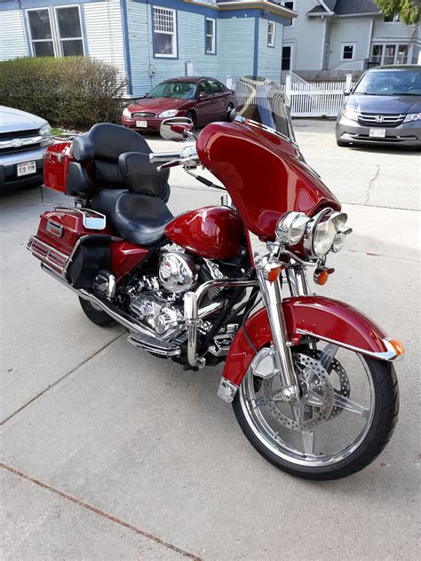 2004 Harley Davidson FLHTCU I Ultra Classic Electra Glide RED