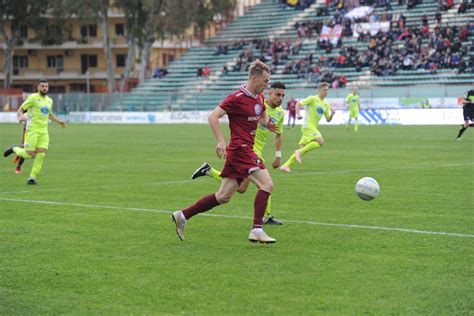 La Reggina Cambia Ancora Esonerato Drago In Panchina Torna Cevoli