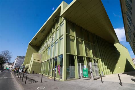 malfacons  la mediatheque labarrere lagglo de pau veut attaquer les