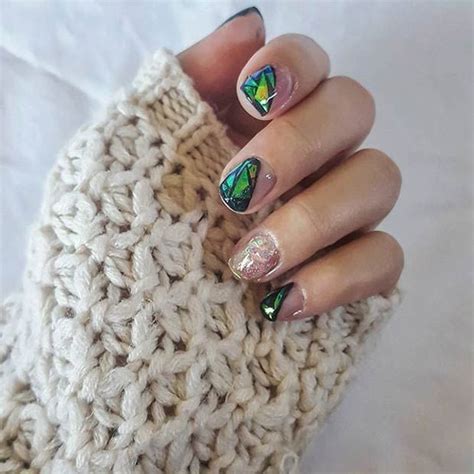 31 Jaw Dropping Broken Glass Nail Designs Stayglam Glass Nails Art Nail Designs Glass Nails