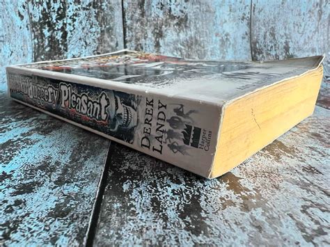 Resurrection Skulduggery Pleasant Book 1 1