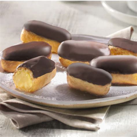 Mini Eclairs Gevuld Met Vanillecr Me En Belgische Chocolade X