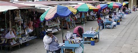 Se Busca Reubicar A Los Comerciantes De La Parroquia El Cisne