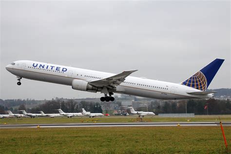 United Airlines N Boeing Er Dezember Zrh Z Rich