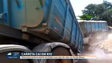 Vídeo Carreta Bitrem Cai No Rio Grande Depois Que Motorista Tenta Entrar Em Balsa Mg1 G1