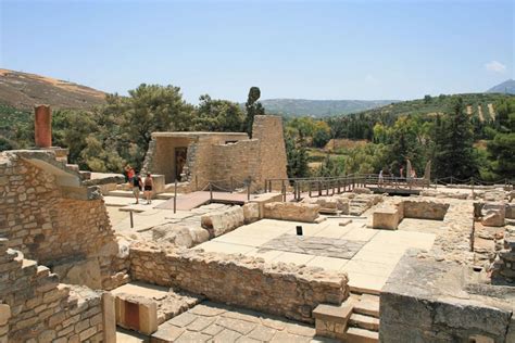 Knossos Palace Heraklion Full Day Tour From Chania Area