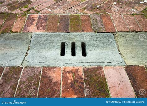 Piso Viejo Del Ladrillo De La Tradici N Toscana Italia Con La Piedra De