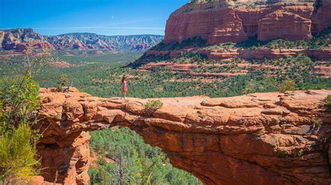 surround   red rock beauty   iconic arizona hike