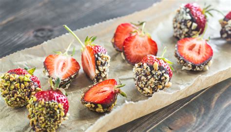 Chocolate Dipped Strawberries with Nuts - Mindful by Sodexo Recipes