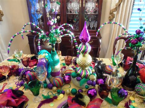 9 Easy Diy Mardi Gras Centerpieces Heather Roberts