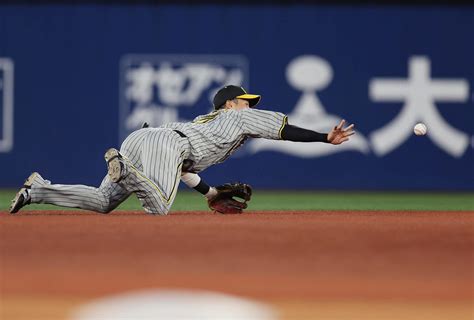 【動画】阪神木浪聖也が美技披露、ダイビングキャッチから倒れたまま落ち着いて二塁にトス プロ野球ライブ速報写真ニュース 日刊スポーツ