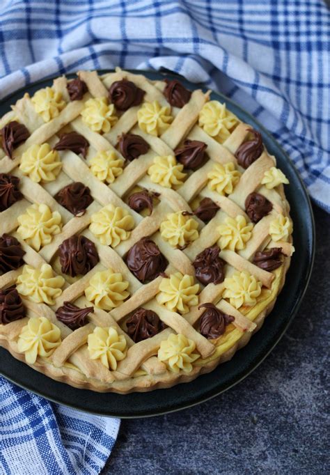 Crostata Di Frolla Bicolore Con Crema Pasticcera E Nutella Cibo Che