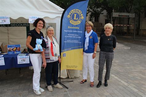 Plus De Paires De Lunettes Collect Es Par Le Lions Club Chalon