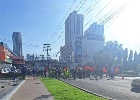 Trabajadores Afiliados Al Suntracs Vuelven A Cerrar Las Calles