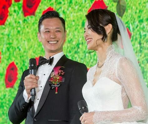 胡杏儿和老公晒结婚照，互相表白庆祝结婚三周年，超甜！ Derier钻戒官网