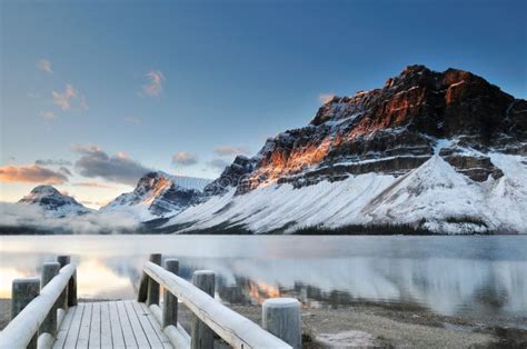 Bow Lake Sunrise, Banff National Park Stock Image - Image of snow, park: 16390719