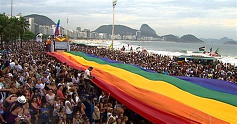 Bom Dia Brasil Rj Multid O Festeja Parada Gay E Toma Conta Da Praia De Copacabana