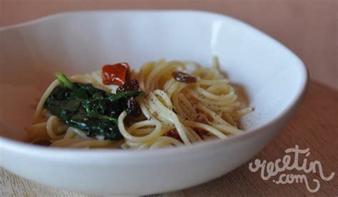 Espaguetis Con Espinacas Y Tomates Secos