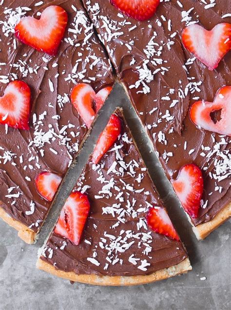 How To Make A Chocolate Dessert Pizza