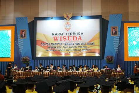 Wisudawan Ukwms Unggul Berkarya Ukwms