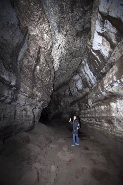 Ape Cave Lava Tube Washington Vertical Geology Pics