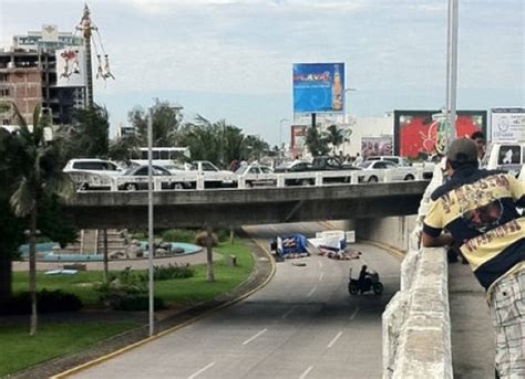 Confirman Cuerpos Abandonados Frente A Plaza Comercial De Veracruz