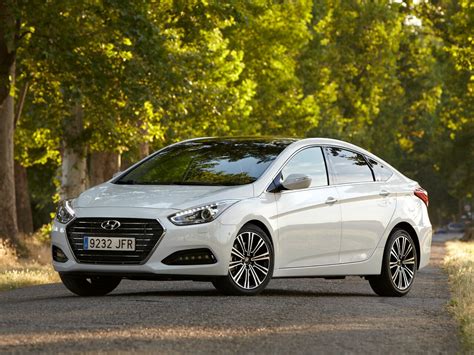Hyundai i40 - технические характеристики, модельный ряд, комплектации ...