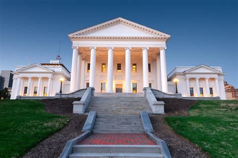 Premium Photo | Virginia state capitol in richmond virginia usa