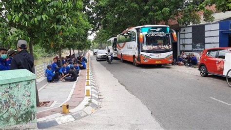 Gagal Geruduk Gedung Dpr Ribu Buruh Di Bekasi Diklaim Tetap Ikuti