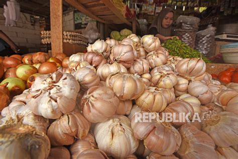 Bawang Putih Satu Satunya Komoditas Di Pasar Tradisional Sukabumi Yang