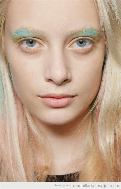 Maquillaje de ojos amarillo|Trendy U|blog de tendencias de moda y ...