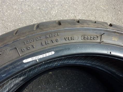 120 70 ZR 17 M/C 58W 190 50 ZR 17 M/C 73W Bridgestone Battlax in Baden ...