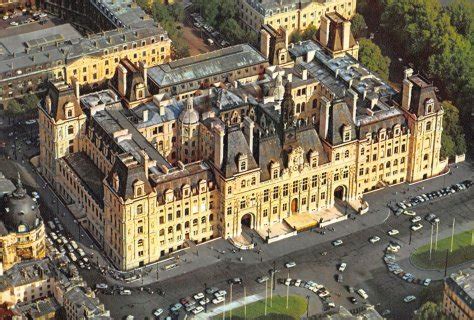 L Hôtel de Ville de Paris