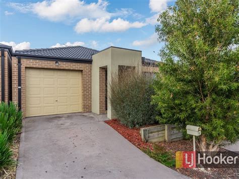 8103 Army Road Pakenham Vic 3810 Property Details