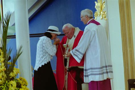 Lat Temu Polak Zosta Papie Em Jan Pawe Ii Odwiedzi Te Owicz