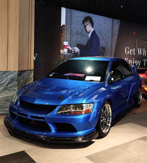 Mitsubishi Lancer Evo IX MR Gaya Street Racing Andalkan Body Kit Varis