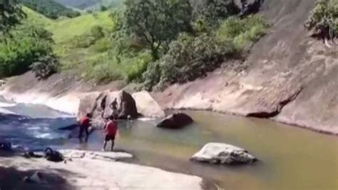 RJ Corpo de jovem é encontrado em cachoeira homem que tentou socorrer