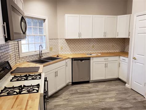 10 White Kitchen Cabinets With Butcher Block Countertops HomeDecorish