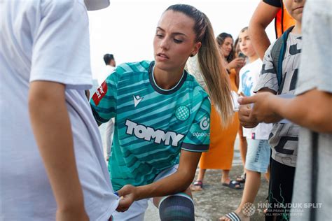 Point de Penalty on Twitter Le hajduk dévoile son maillot third pour