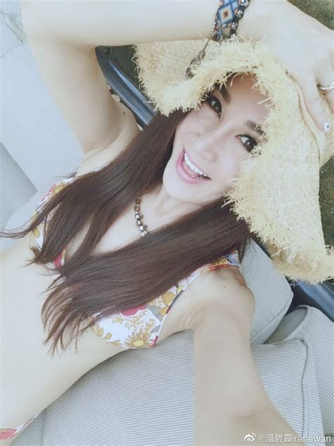 Đát Kỷ Ôn Bích Hà khoe vóc dáng nóng bỏng với bikini ở tuổi