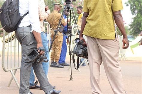 Burkina Les Journalistes Et Les M Dias Font Partie De La Soci T Les