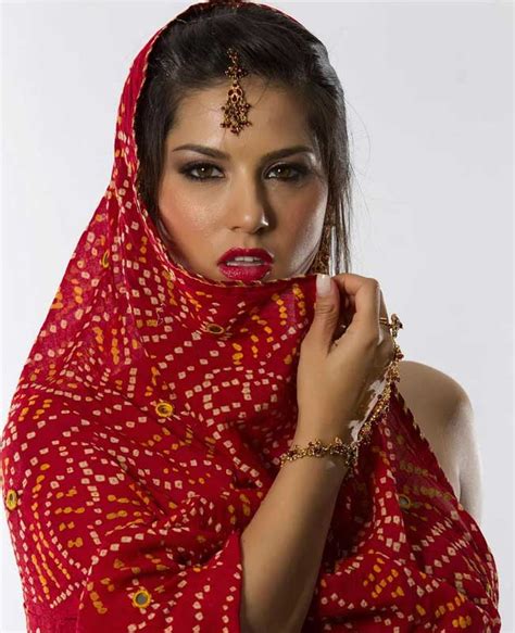 Porn Star Sunny Leone S Hot New Look