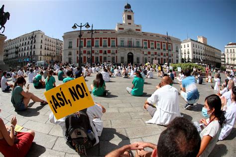 Cientos de médicos MIR protestan contra la explotación en su segunda