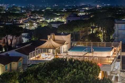 Edificio Monti Hotel Bracciotti Lido Di Camaiore Versilia