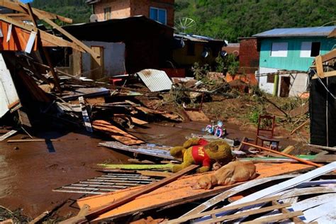 Sobe para 223 número de feridos após chuvas no Sul do país Banda B