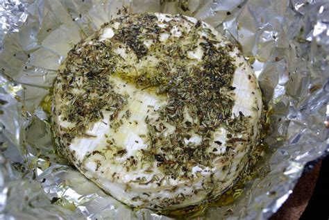 Camembert Au Barbecue Huile D Olive Et Herbes De Provence