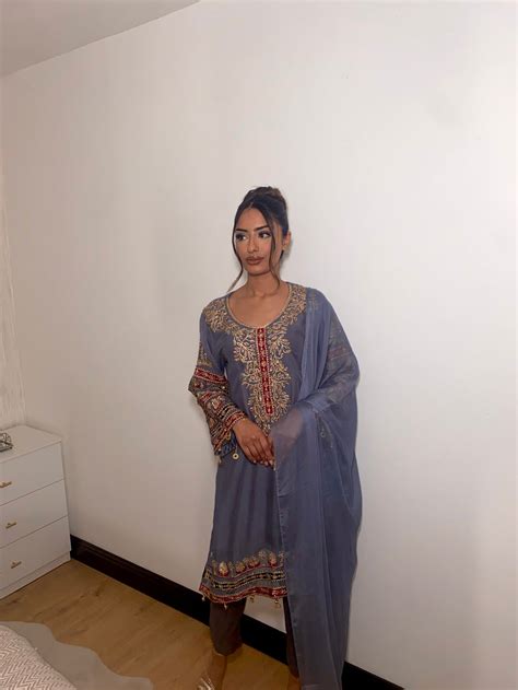 Fabric Outlet | Best Online Clothing Stores in UK For Asian & Pakistan