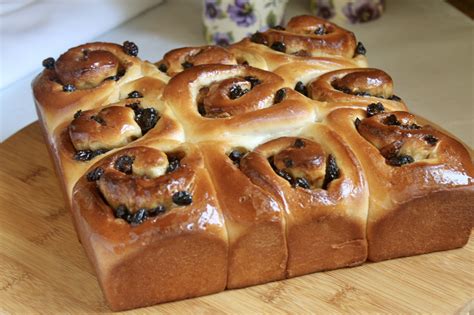 Chelsea Buns British Buns Similar To Cinnamon Rolls Christinas Cucina