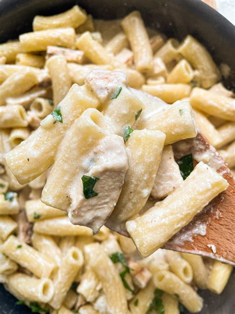 One Pot Chicken Alfredo Creamy Pasta Dish